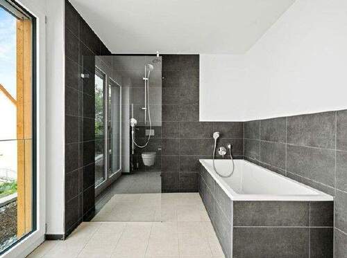 Whg 4 Bad.jpg - 2 Zimmer Etagenwohnung zum Kaufen in Friedrichshafen