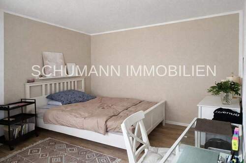 EG_li_Schlafzimmer - Mehrfamilienhaus, Wohnhaus mit 360,00 m&sup2; in Wilhelmshaven zum Kaufen