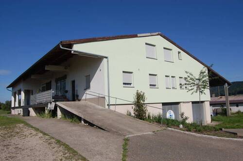 Aussenansicht_6649.JPG - GROSSES Wohnhaus, Ortsrandlage ,2217m² Grundstück