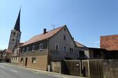 Objektansicht - Renovierungsbedürftiges Bauernhaus mit Garage, Ställen und Maschinenhalle- mit Sanierungskonzept