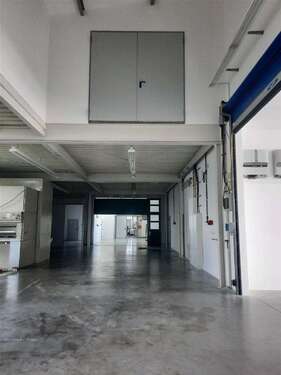 weitere Halle - 