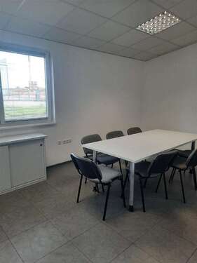 Besprechungszimmer - Halle in Kinding zur Miete