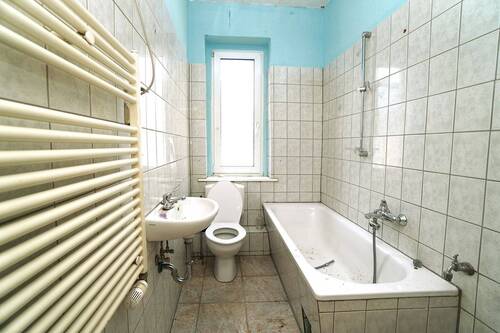 Ansicht Bad - Mehrfamilienhaus, Wohnhaus mit 963,00 m&sup2; in Elsteraue zum Kaufen