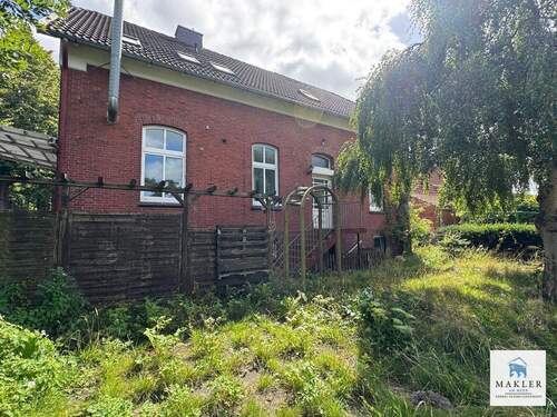 Eingang Oberwohnung - 7 Zimmer Mehrfamilienhaus, Wohnhaus in Moormerland / Oldersum