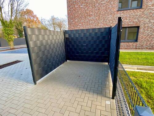 Abstellplatz Mülltonnen - 