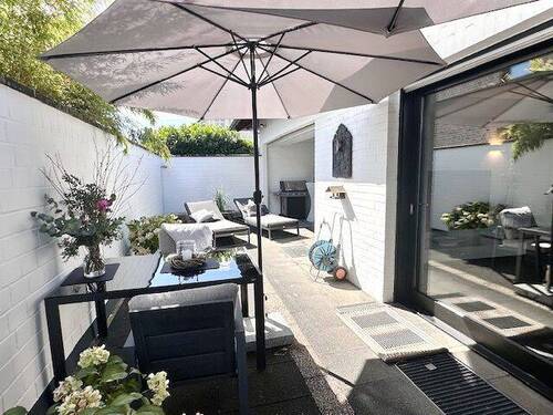 seitliche Sonnenterrasse - 