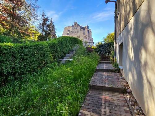 Garten mit Blick zum Schloss - 