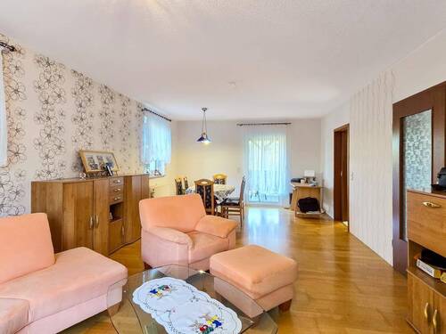 Wohnzimmer - 5 Zimmer Einfamilienhaus in Saalfeld