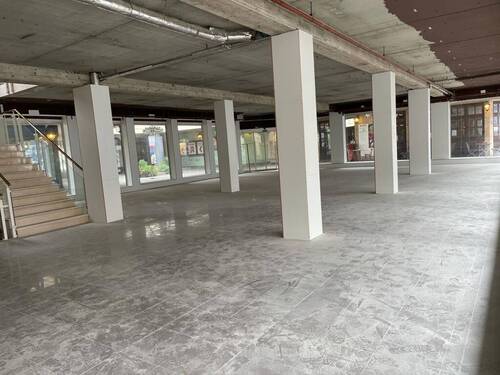 Gewerbeeinheit Erdgeschoss - 2 Zimmer Mehrfamilienhaus, Wohnhaus zum Kaufen in Kulmbach