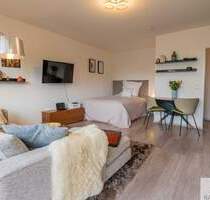 Vollmöblierte 1-Zimmer-Wohnung mit Balkon, Aufzug und eigenem Stellplatz in zentraler Lage von Düsseldorf-Benrath - Düsseldorf Benrath