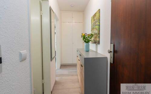 Eingangsbereich - 1 Zimmer Etagenwohnung zur Miete in Düsseldorf Benrath