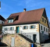Willkommen in Ihrem zukünftigen Zuhause! Historisches Fachwerkhaus mit Charme und kleinem Garten - Kulmbach Burghaig