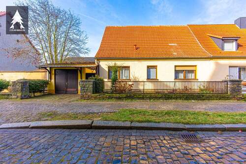 Frontansicht - Einladende Doppelhaushälfte mit Garten in zentraler Lage