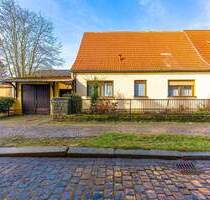 Einladende Doppelhaushälfte mit Garten in zentraler Lage - Aschersleben