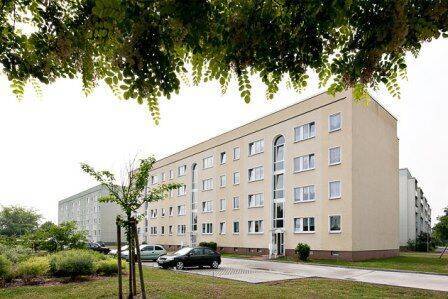 Fassade - Wohnung mit Aussicht- Komplett renoviert- Einbauküche auf Wunsch!