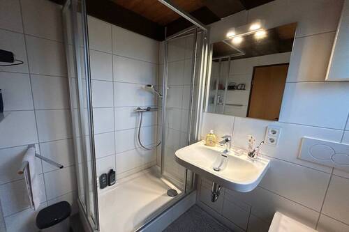 2021 saniertes Badezimmer - 