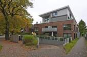 Front - Moderne Eigentumswohnung in Hamburg Rahlstedt mit Tiefgaragenstellplatz und Balkon!