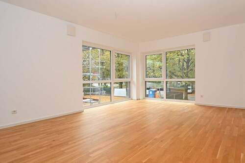 das helle WohnzimmerWohnzimmer - 2 Zimmer Etagenwohnung zum Kaufen in Hamburg Rahlstedt