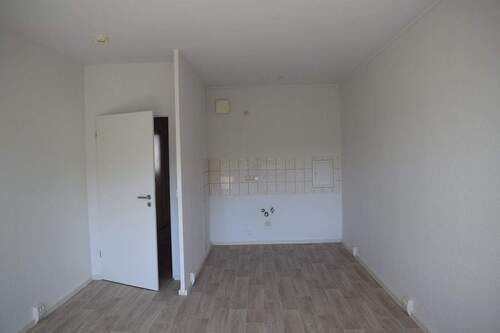 Blick auf die offene Küche - 2 Zimmer Etagenwohnung zur Miete in Gotha