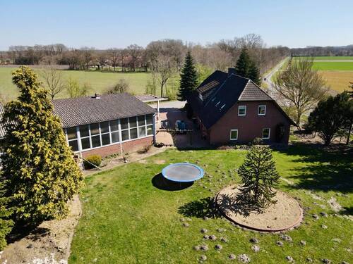 Lauftaufnahme - Mehrfamilienhaus, Wohnhaus in Bippen / Ohrtermersch