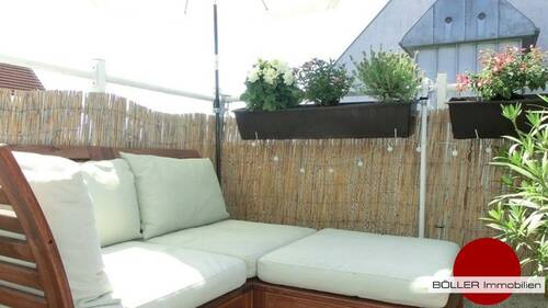 Balkon! - Ruhig, hell und viel Platz über 2 Etagen! Sonnige 4-Zi. Maisonettewohnung mit Balkon in Erlangen-Büchenbach!