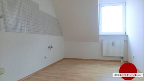 Küche ohne Einbauküche! - Etagenwohnung mit 85,00 m&sup2; in Erlangen zur Miete