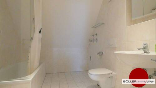 Bad mit Badewanne! - 