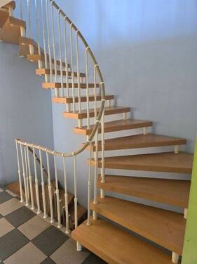 Treppe in den Spitzboden... - 