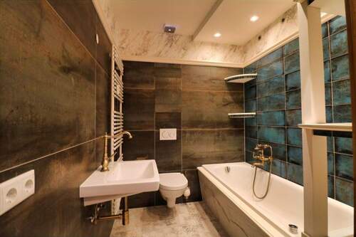 Bad - 2 Zimmer Etagenwohnung zum Kaufen in Plauen