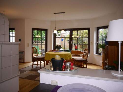 Wohnzimmer - 4 Zimmer Einfamilienhaus in Rösrath