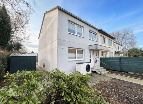 Hausansicht - 4 Zimmer Reihenendhaus zum Kaufen in Niederkassel