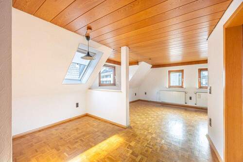 Wohnzimmer DG - Mehrfamilienhaus, Wohnhaus mit 208,00 m&sup2; in Benningen am Neckar zum Kaufen