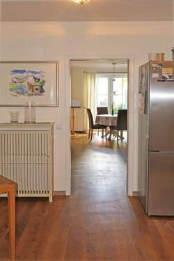 Diele mit Blick zum Wohnzimmer - 