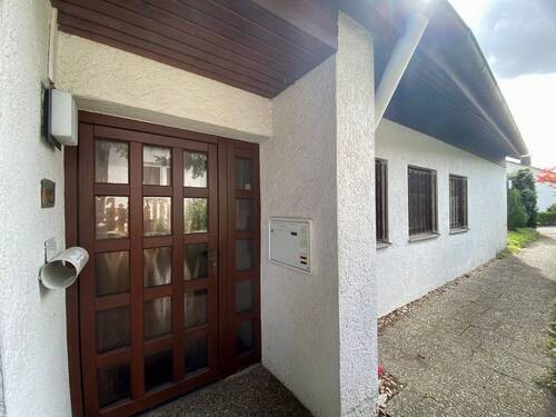 Haustüre / Vorderansicht - 