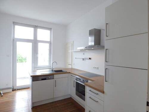 Küche - Schöne Altbauwohnung in zentraler Lage für Wohngemeinschaft oder junge Paare