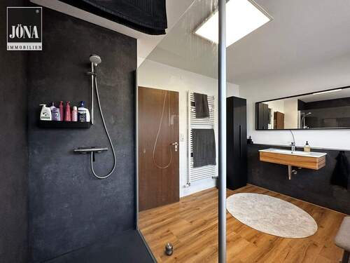 Wohnung (li) DG - 1 Zimmer Mehrfamilienhaus, Wohnhaus in Presseck / Wartenfels