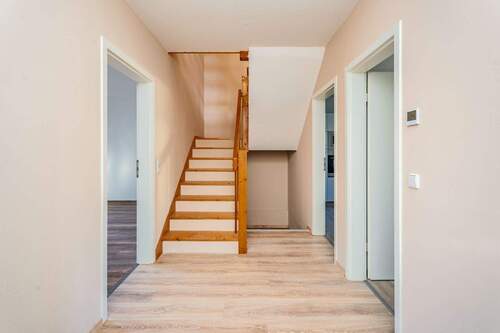 Flur im Eingangsberiech - 3 Zimmer Doppelhaushälfte in Berlin