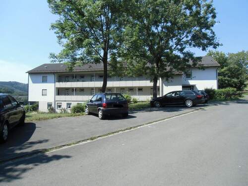 Hausansicht - Wohnung mit toller Aussicht - 342,00&nbsp;EUR Kaltmiete, ca.&nbsp; 53,70&nbsp;m&sup2;&nbsp;Wohnfl&auml;che