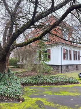 Haupthaus - Großes Haupthaus trifft charmantes Nebenhaus mit Sanierungsbedarf