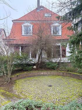 Blick auf das Nebenhaus - Einfamilienhaus in Linden