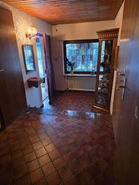 Eingangsflur - ***Großes Zweifamilienhaus mit Gewerbemöglichkeit!***