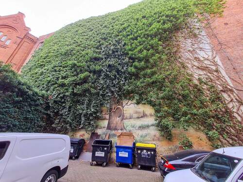 Hinterhof mit Stellpl. - 