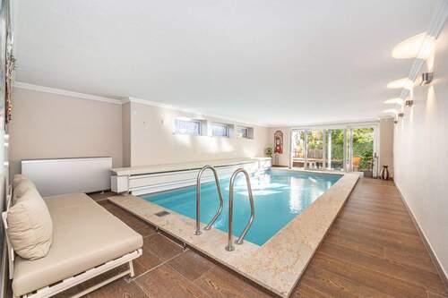Indoor Swimmingpool - 