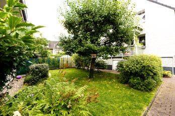 zwischen den Häusern - 