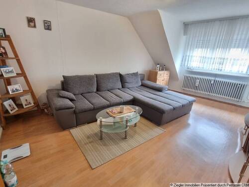 15Vorderhaus DG Wohnzimmer - 