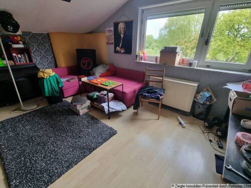 29 Hinterhaus OG Jugendzimmer - 