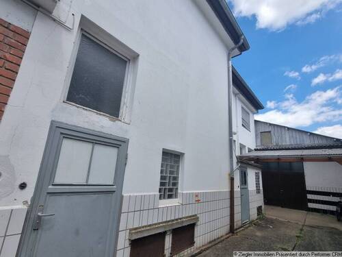 03 Ansicht Mittelbau und Scheune mit Hinterhaus - 1 Zimmer Mehrfamilienhaus, Wohnhaus in Edingen-Neckarhausen
