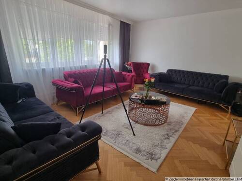 09 Vorderhaus OG Wohnzimmer - 