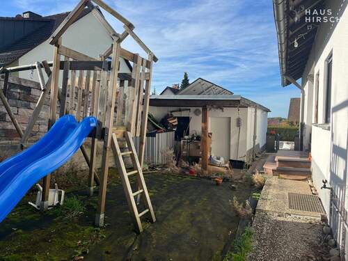 Seitlicher Garten + Garage - Mehrfamilienhaus, Wohnhaus mit 200,00 m² in Schwarzenbruck zum Kaufen