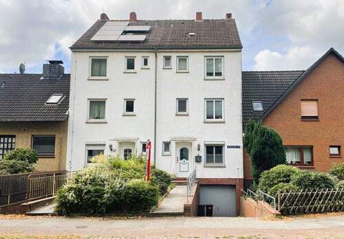 Hausansicht - Gepflegte Doppelhaushälfte mit Weserblick und Tiefgarage